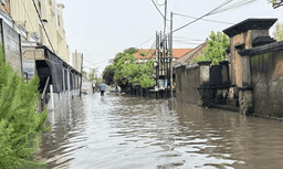Banjir-Kepung-Sanur-Denpasar-Turis-Komplain-Staf-Hotel-Terpaksa-Angkut-Koper-Manual