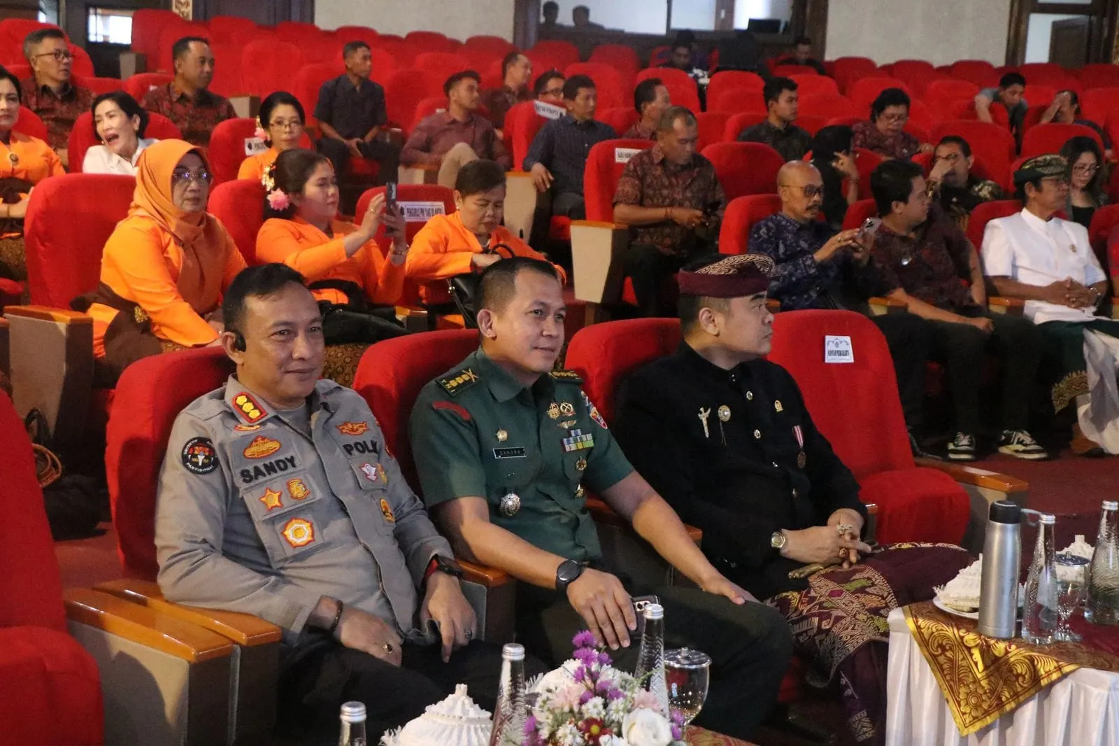 Kabid Humas Polda Bali Hadiri Pelantikan PWI dan IKWI: Dorong Sinergi dengan Insan Pers