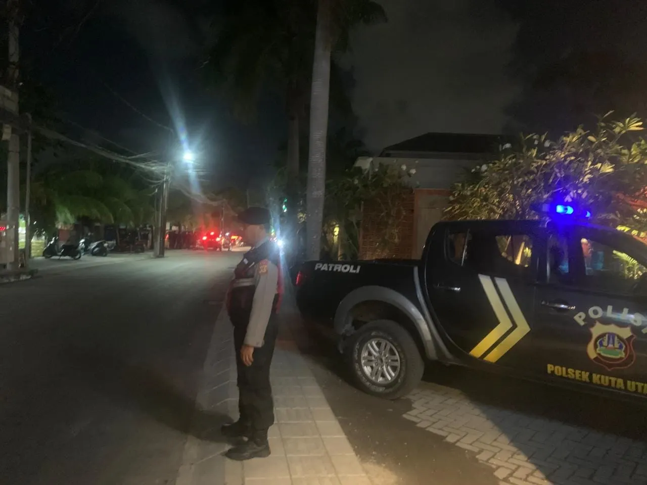 Prioritaskan Keamanan Malam Hari, UKL Polsek Kuta Utara Patroli Jalur Pemelisan Agung