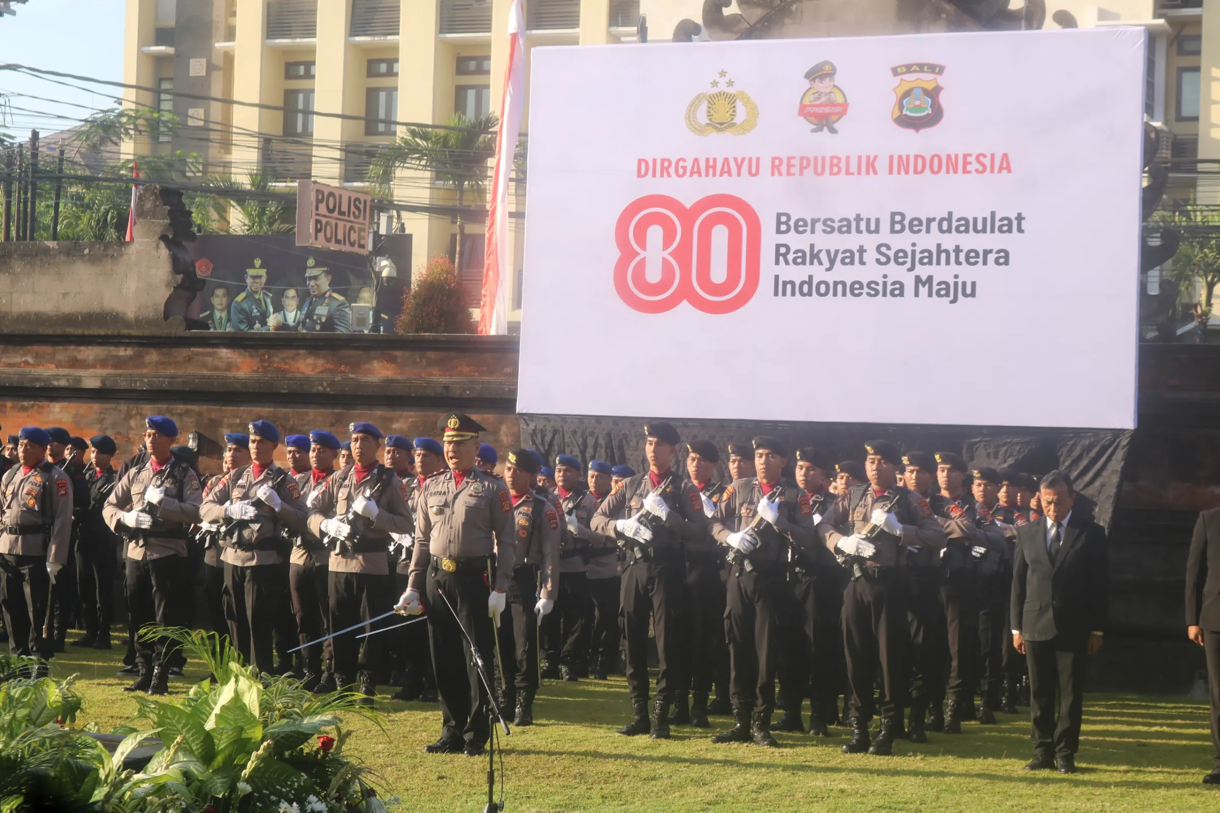 Polda Bali Gelar Upacara Bendera Peringati HUT ke-80 Kemerdekaan RI
