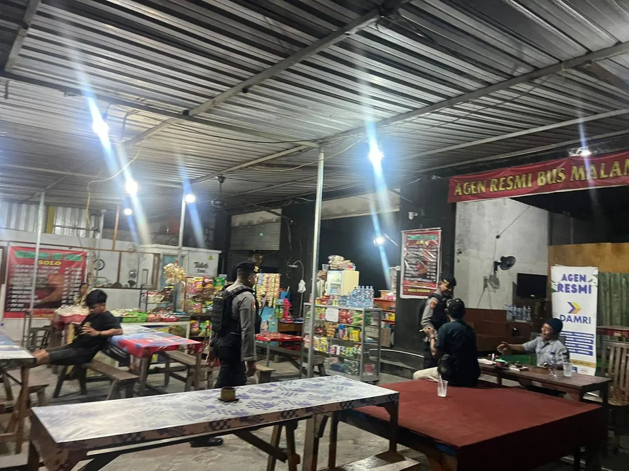 Polres Badung Melakukan Kegiatan Blue Light Patrol di Terminal Mengwi